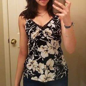 cute flower top with lace details